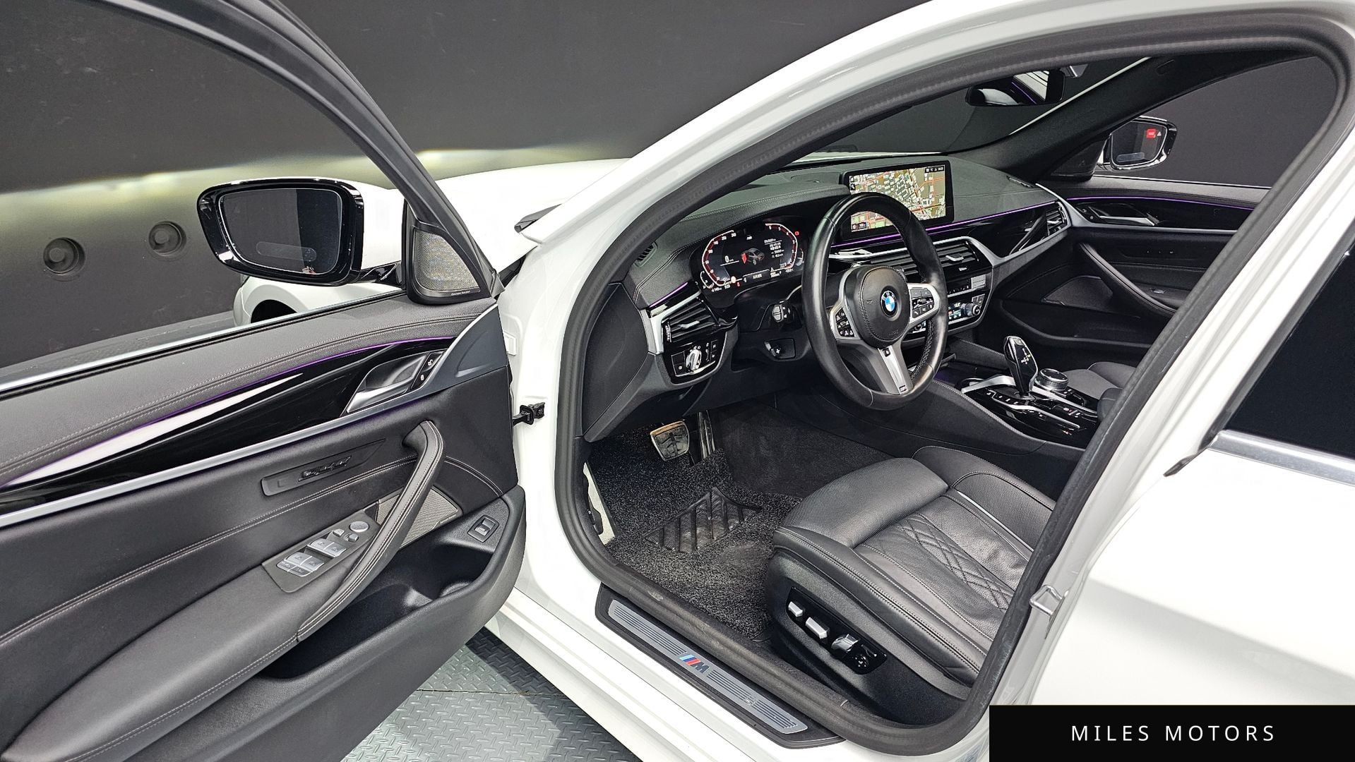 BMW 5 Series (G30) 2023 — миниатюра 11