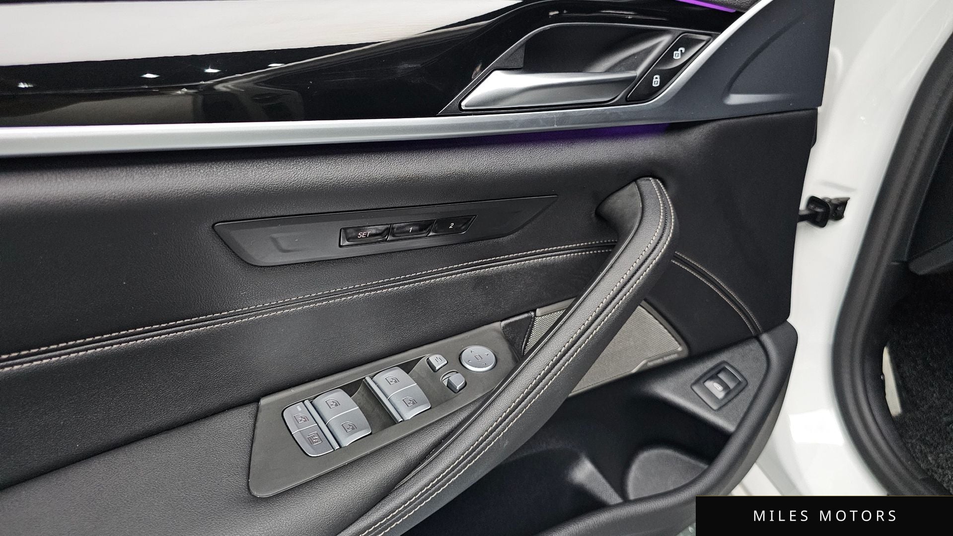 BMW 5 Series (G30) 2023 — миниатюра 17