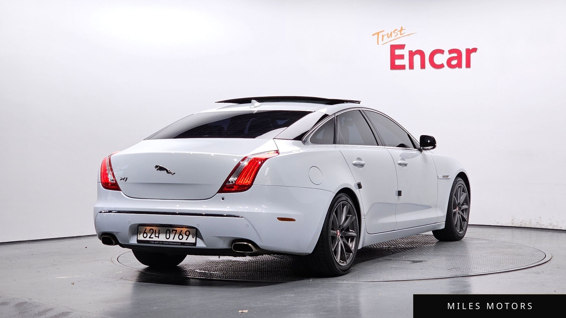Jaguar All New XJ 2015 — миниатюра 2