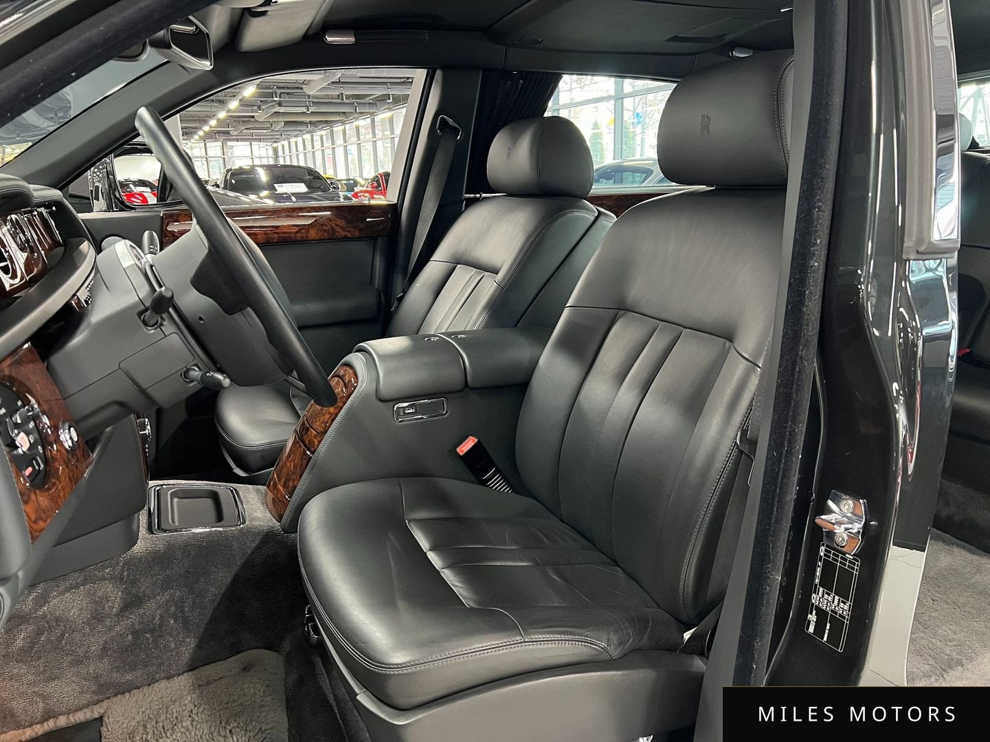Rolls-Royce Phantom 2016 — миниатюра 8