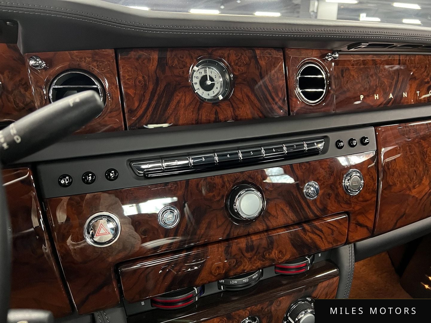 Rolls-Royce Phantom 2016 — миниатюра 9