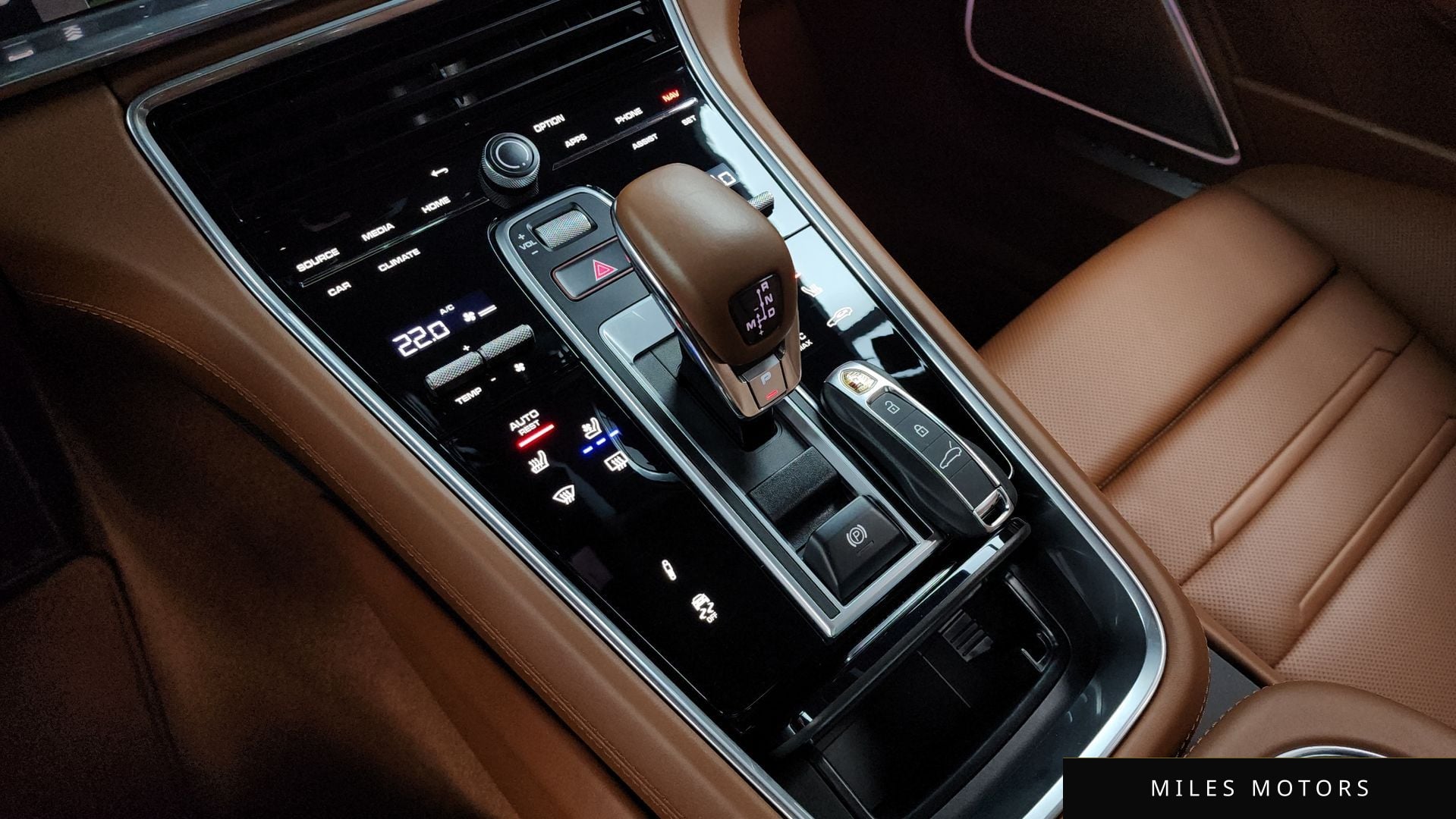 Porsche Panamera 2023 — миниатюра 9