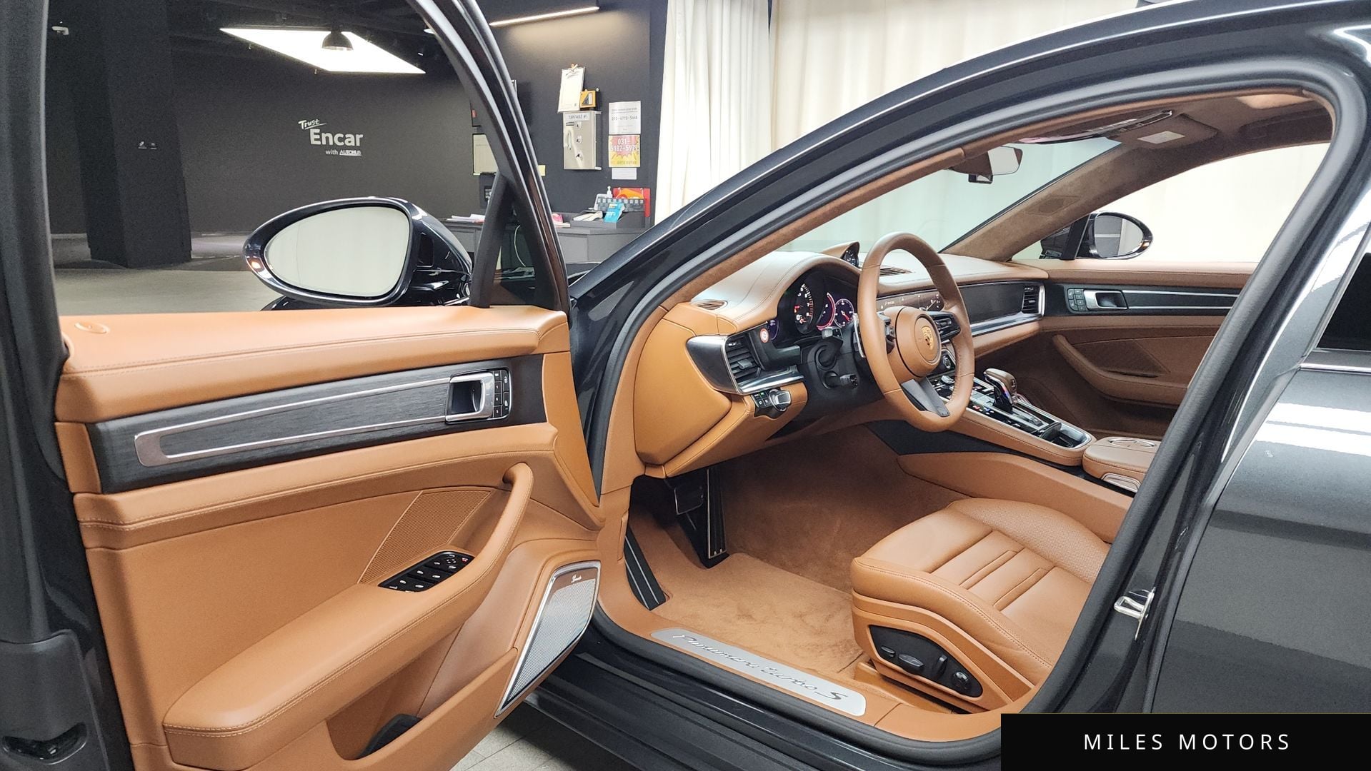 Porsche Panamera 2023 — миниатюра 10