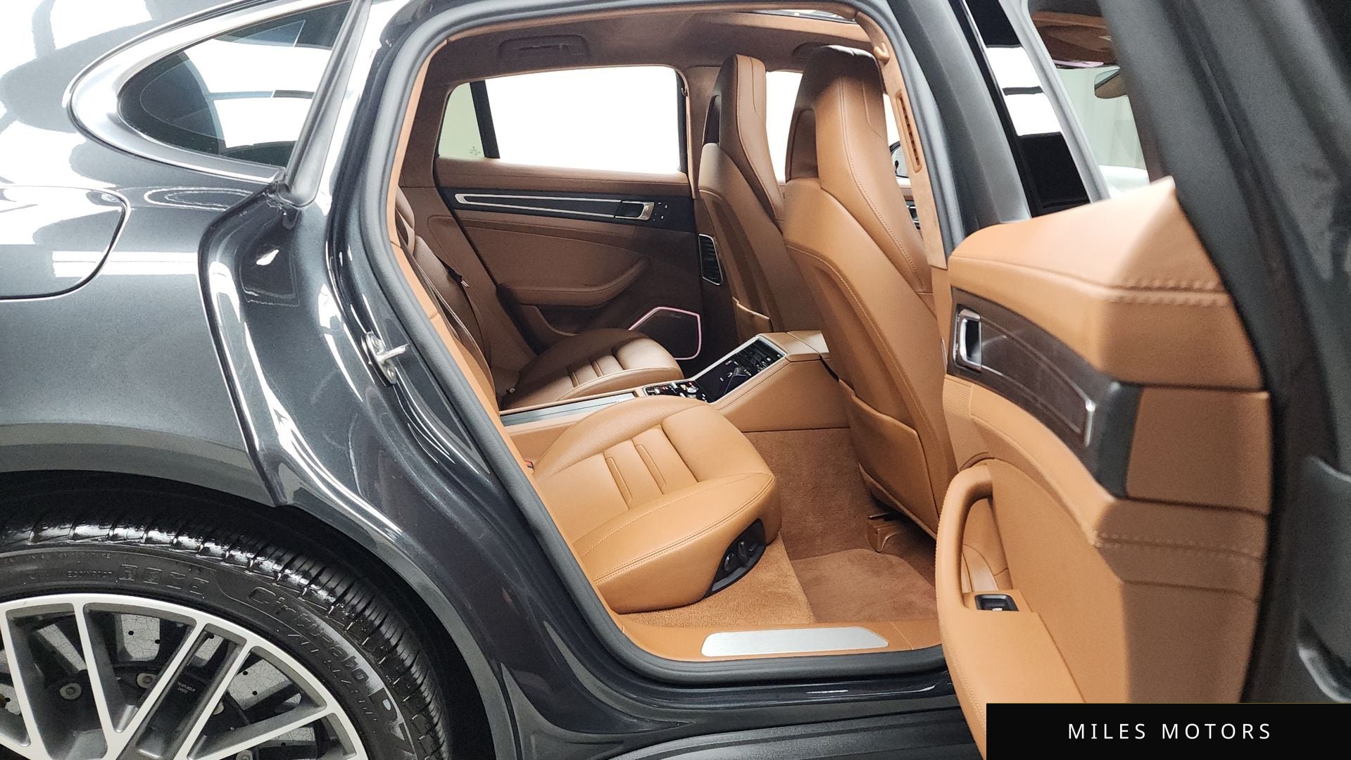 Porsche Panamera 2023 — миниатюра 12