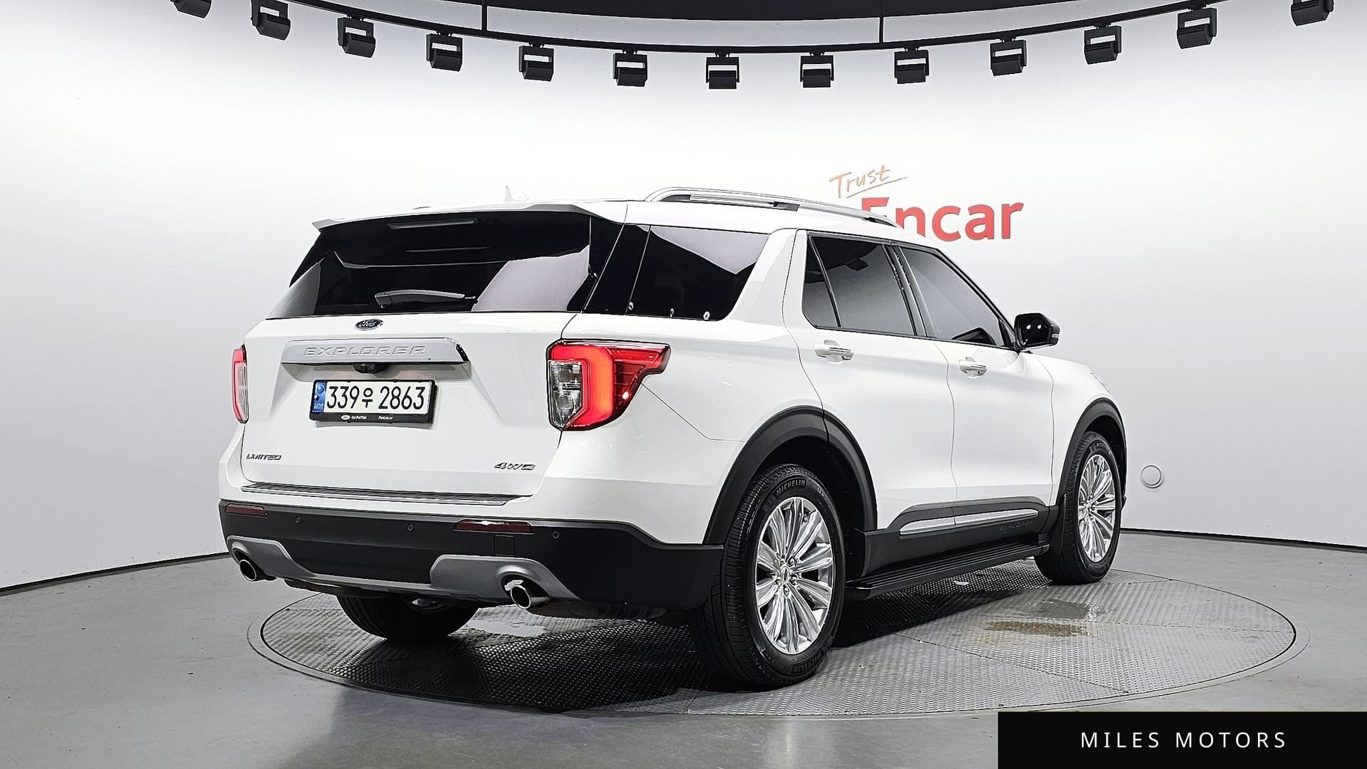 Ford Explorer 2021 — миниатюра 2