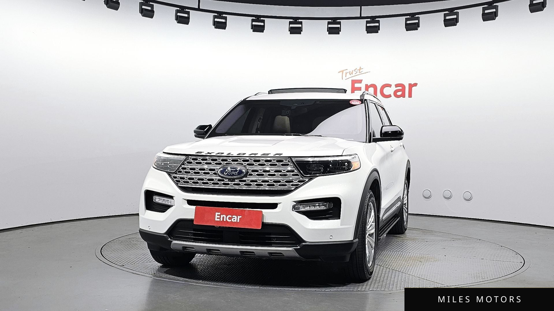 Ford Explorer 2021 — миниатюра 3