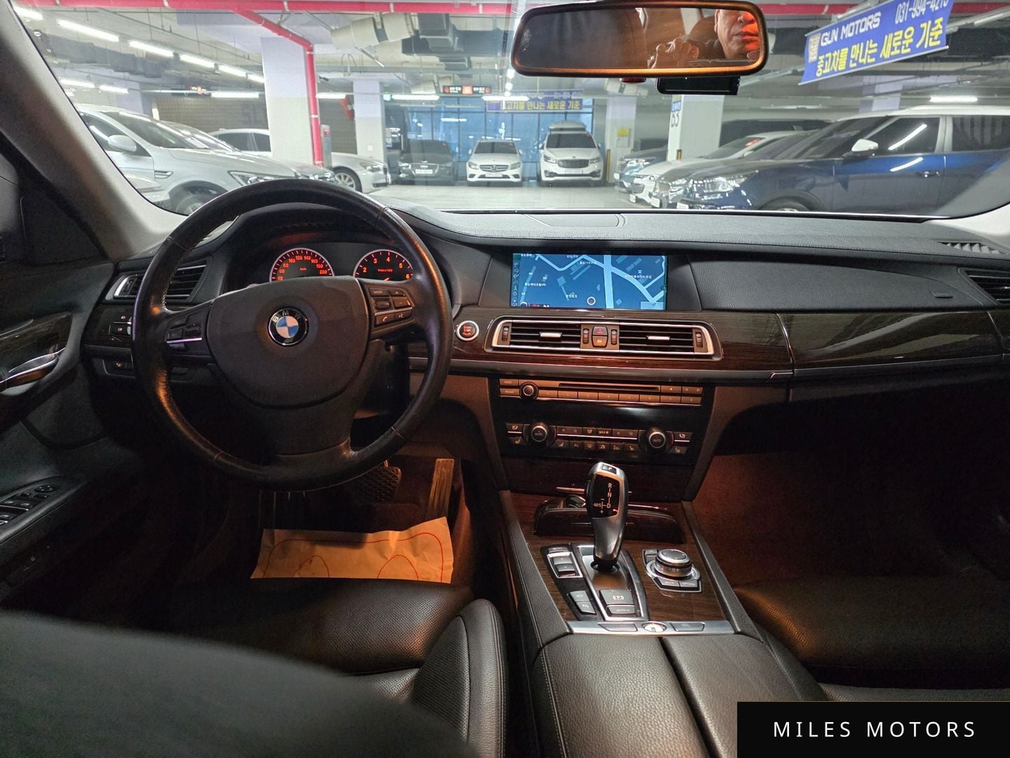 BMW 7 Series (F01) 2010 — миниатюра 7