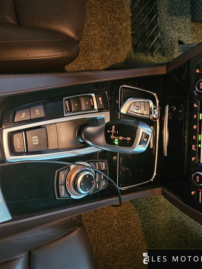 BMW 7 Series (F01) 2013 — миниатюра 9