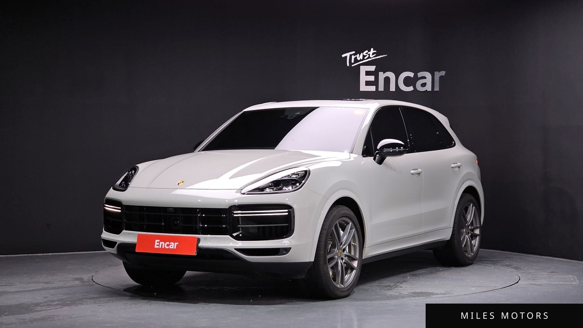 Porsche Cayenne 2023 — фото 1 из 12