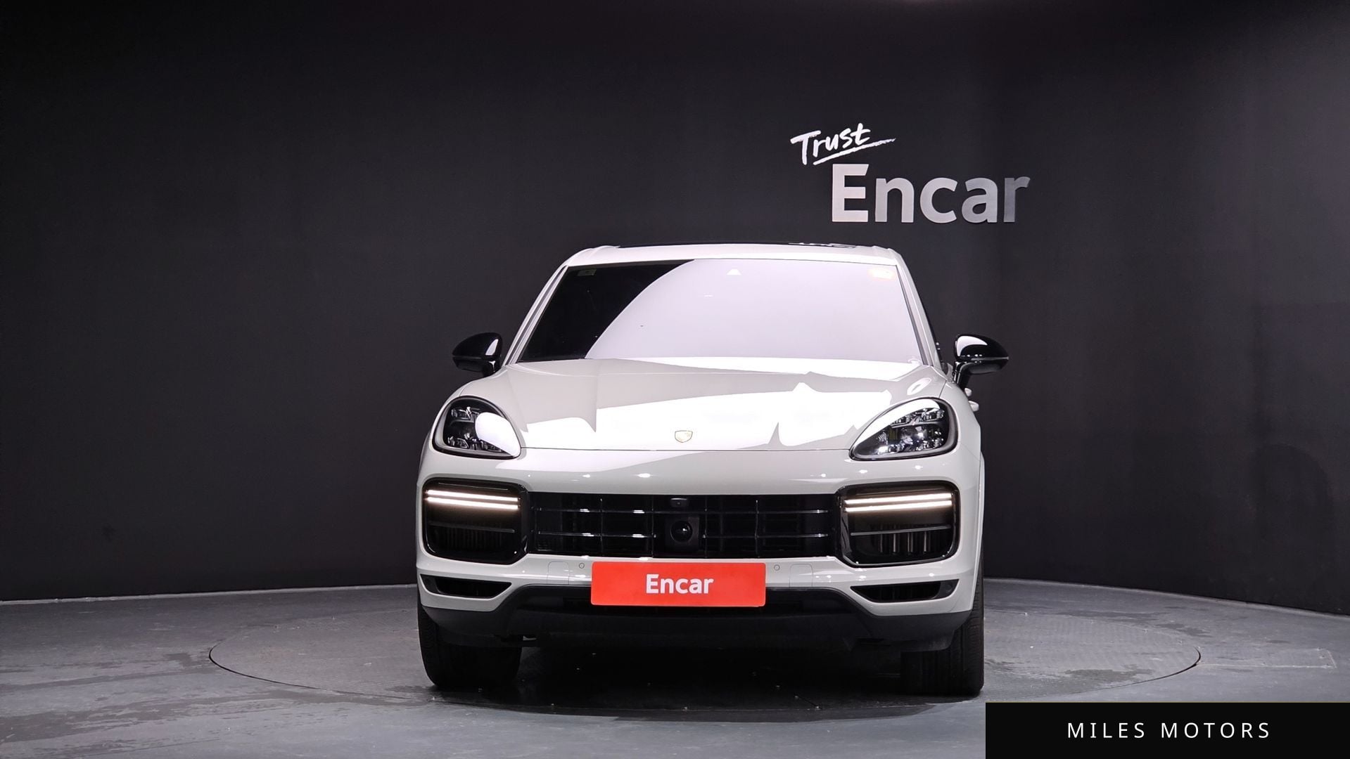 Porsche Cayenne 2023 — миниатюра 3