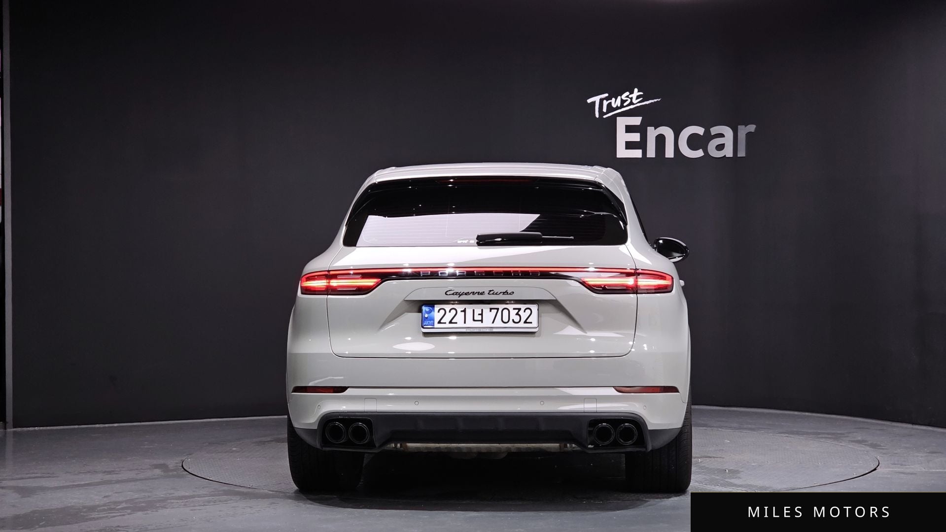 Porsche Cayenne 2023 — миниатюра 4