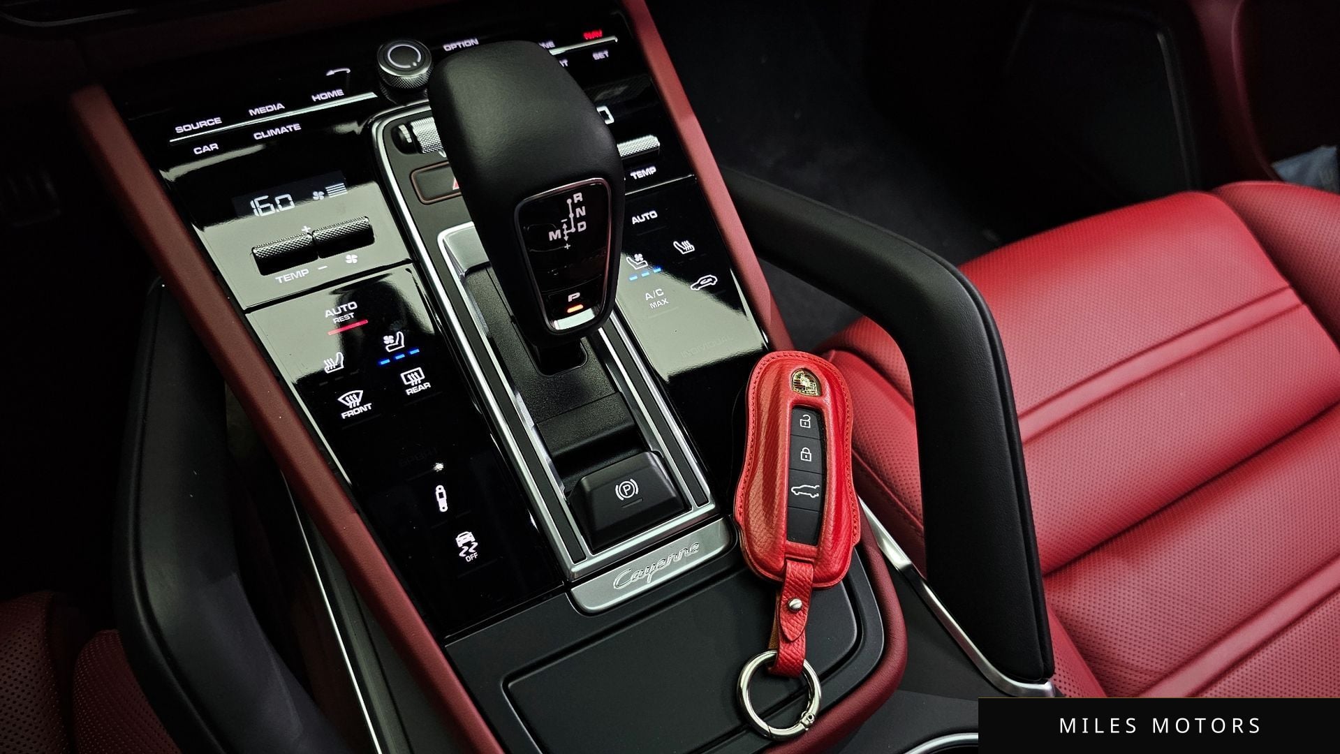 Porsche Cayenne 2023 — миниатюра 9