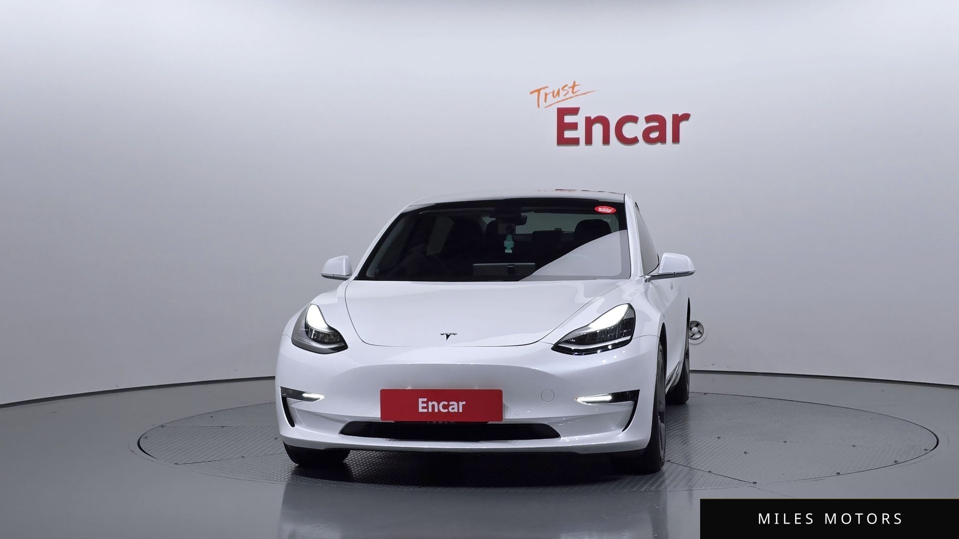 Tesla Model 3 2020 — миниатюра 3