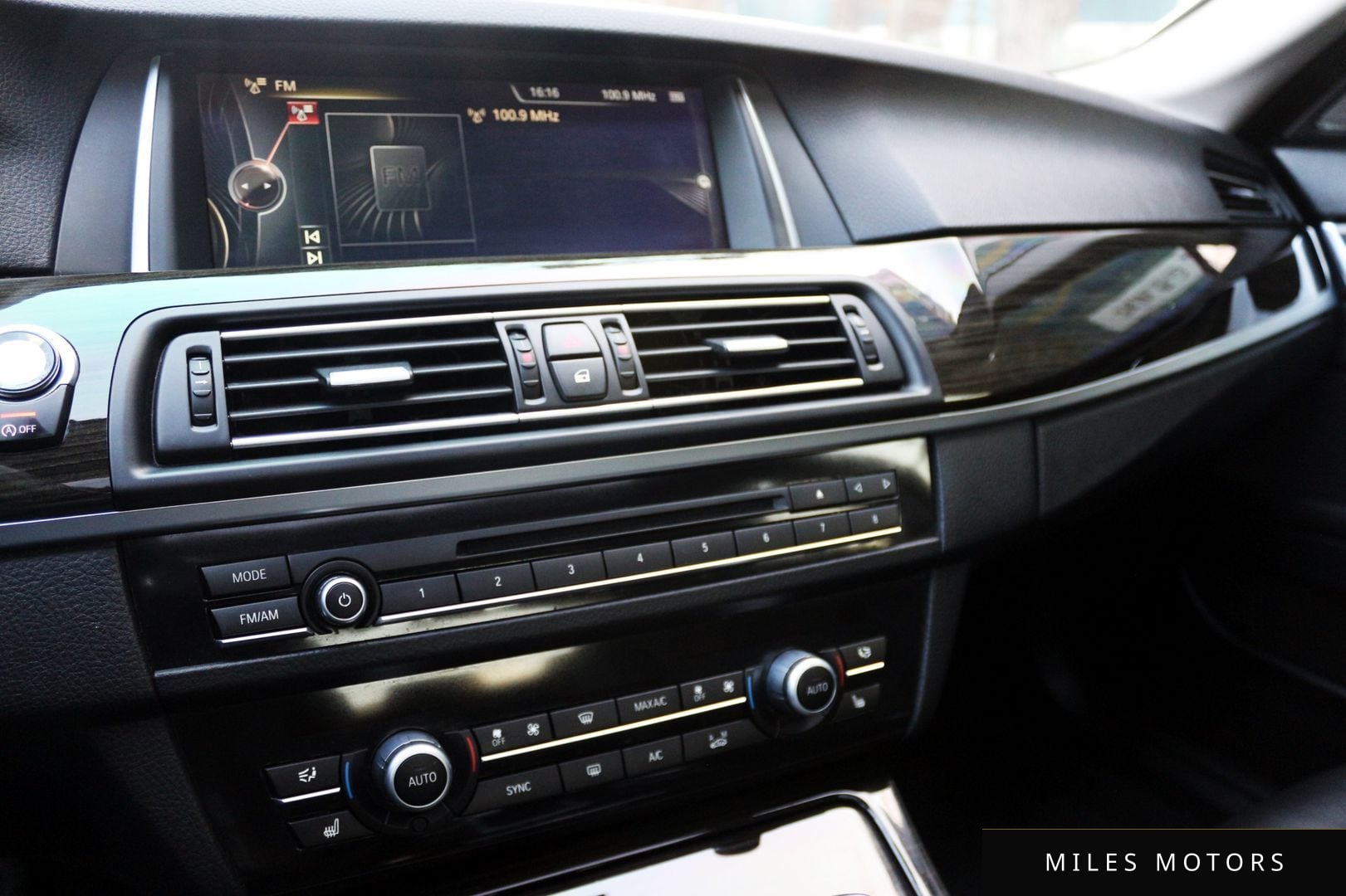BMW 5 Series (F10) 2014 — миниатюра 9