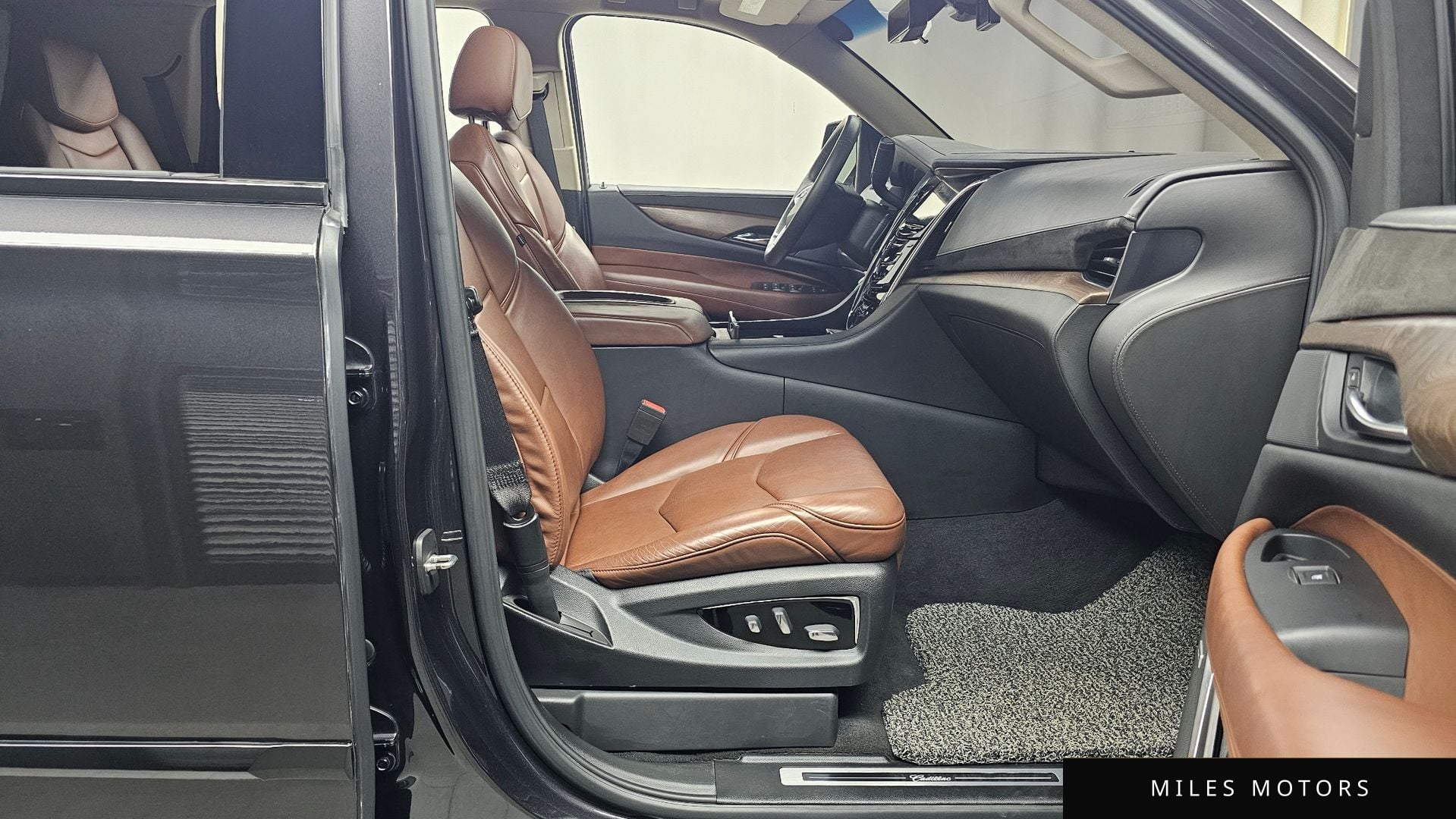 Cadillac Escalade 2018 — миниатюра 11
