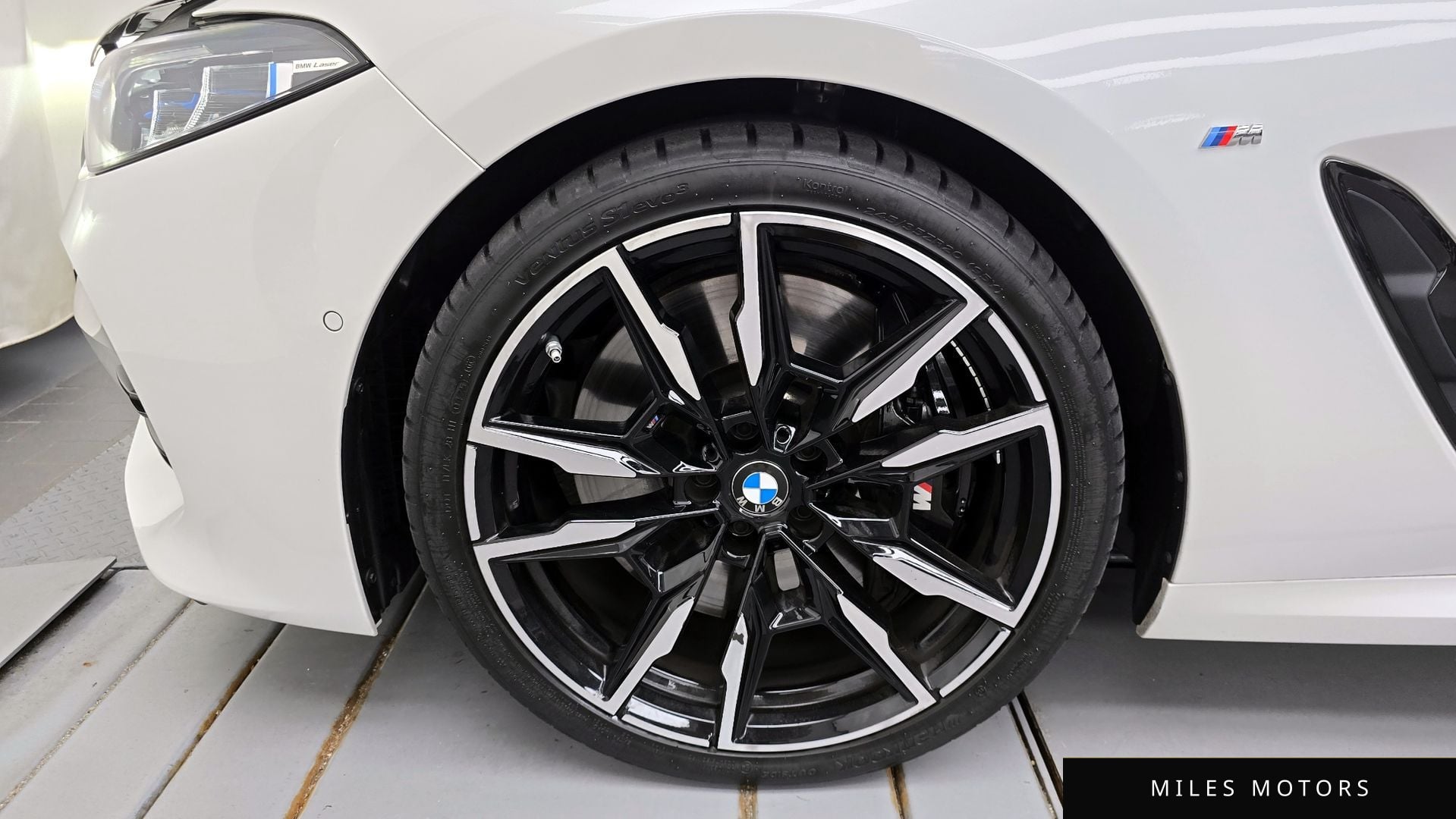 BMW 8시리즈 (G15) 2025 — миниатюра 5