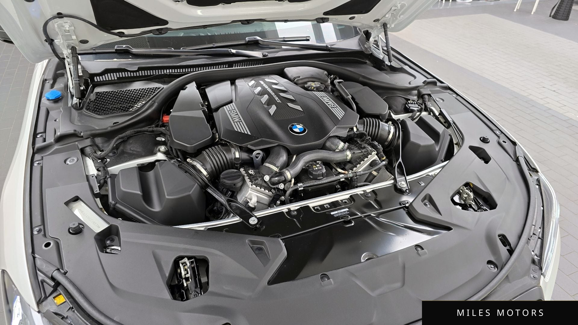 BMW 8시리즈 (G15) 2025 — миниатюра 6