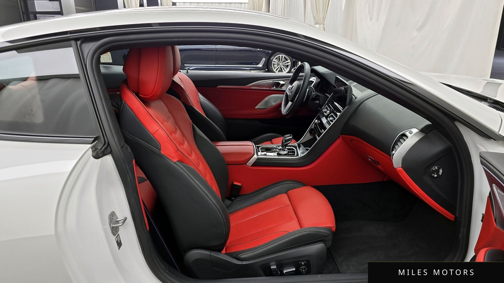 BMW 8시리즈 (G15) 2025 — миниатюра 11