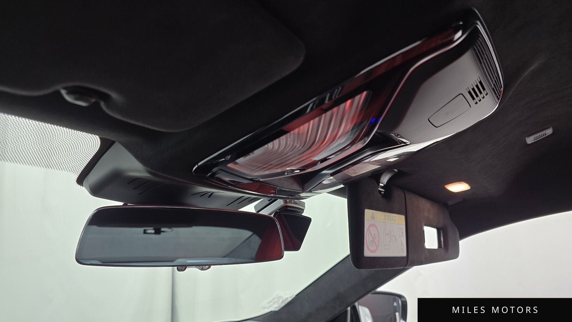 BMW 8시리즈 (G15) 2025 — миниатюра 17