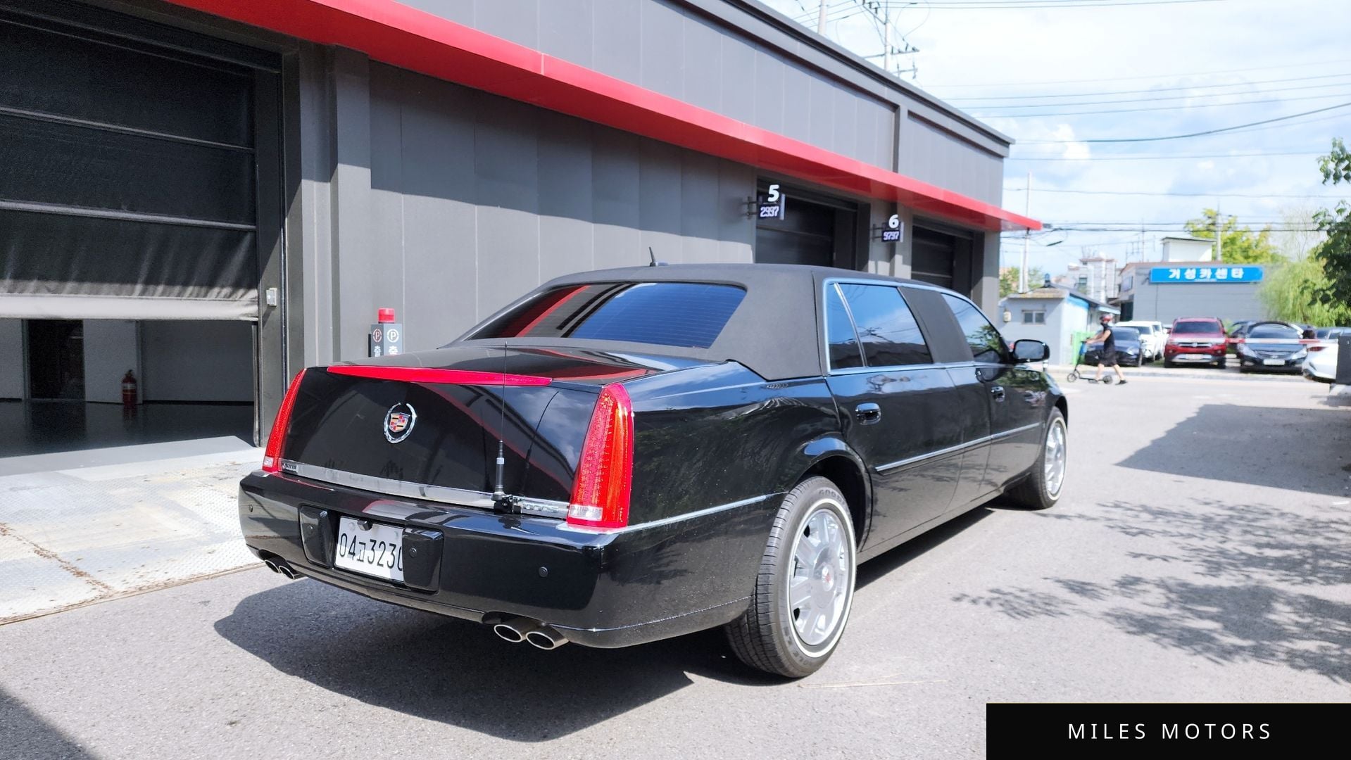 Cadillac DTS 2008 — миниатюра 2