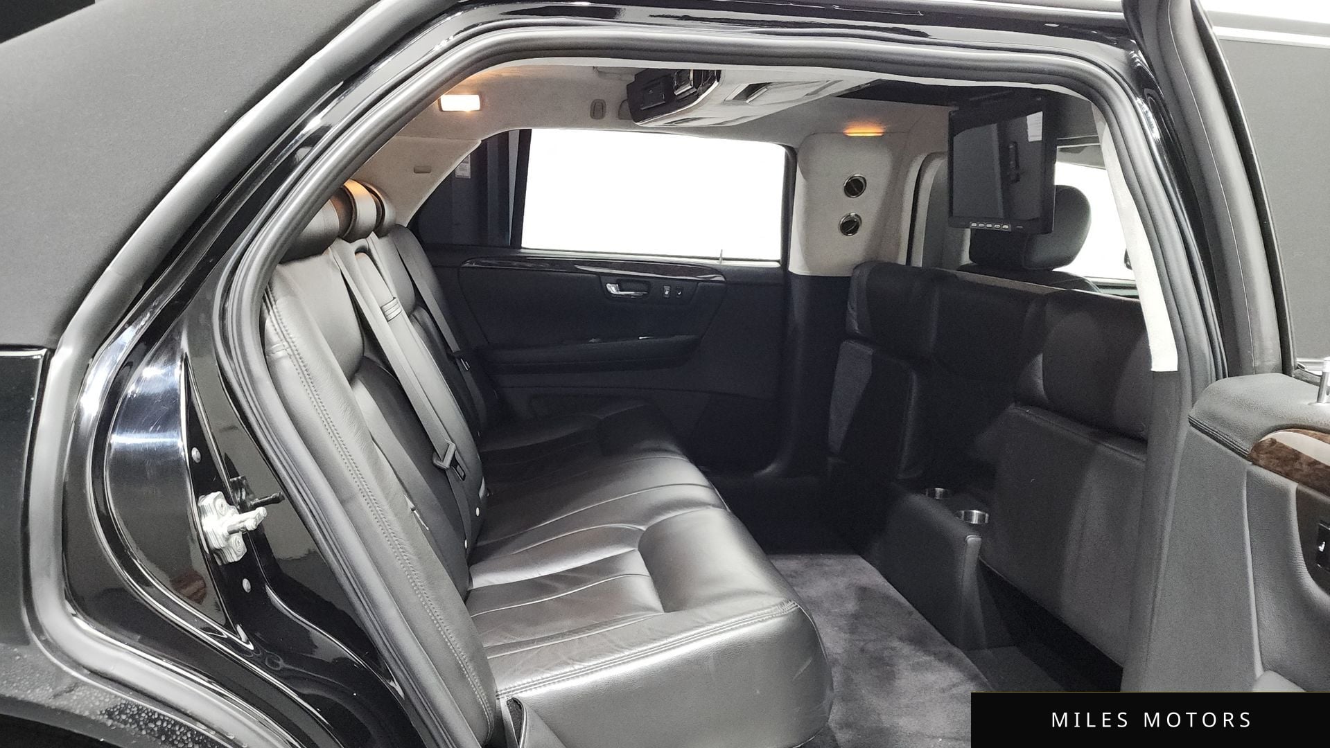 Cadillac DTS 2008 — миниатюра 12