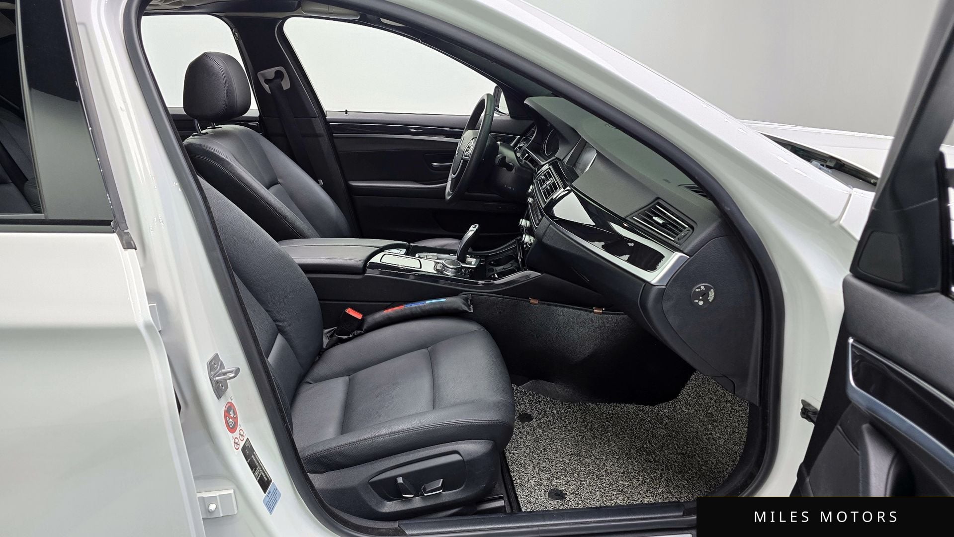 BMW 5 Series (F10) 2016 — миниатюра 10