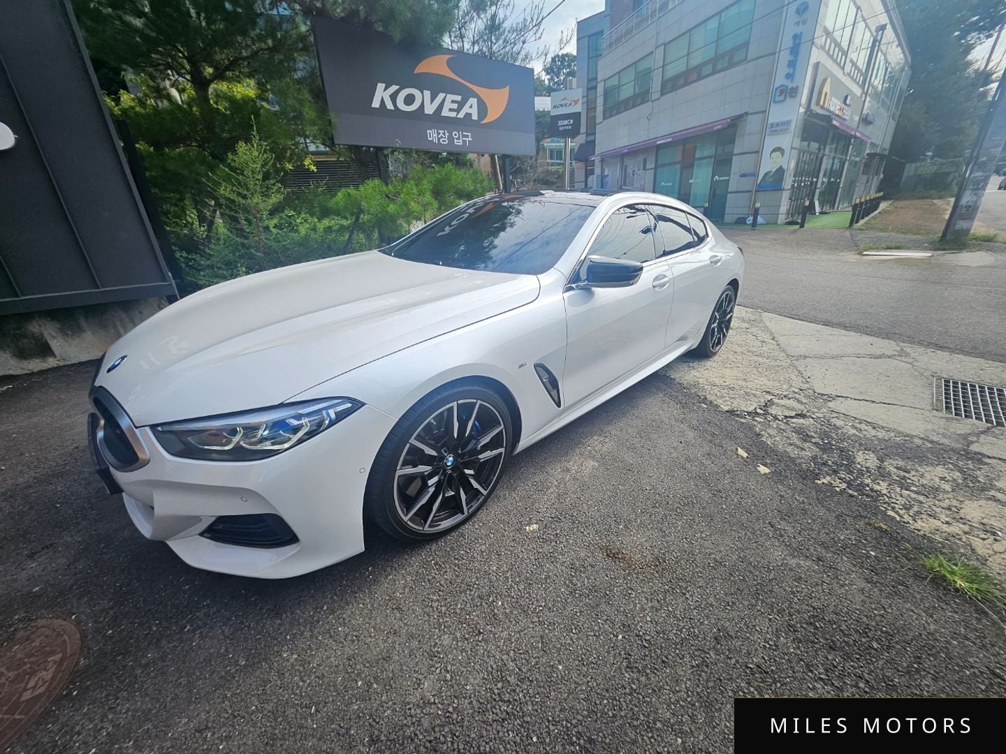 BMW 8 Series (G15) 2023 — миниатюра 2