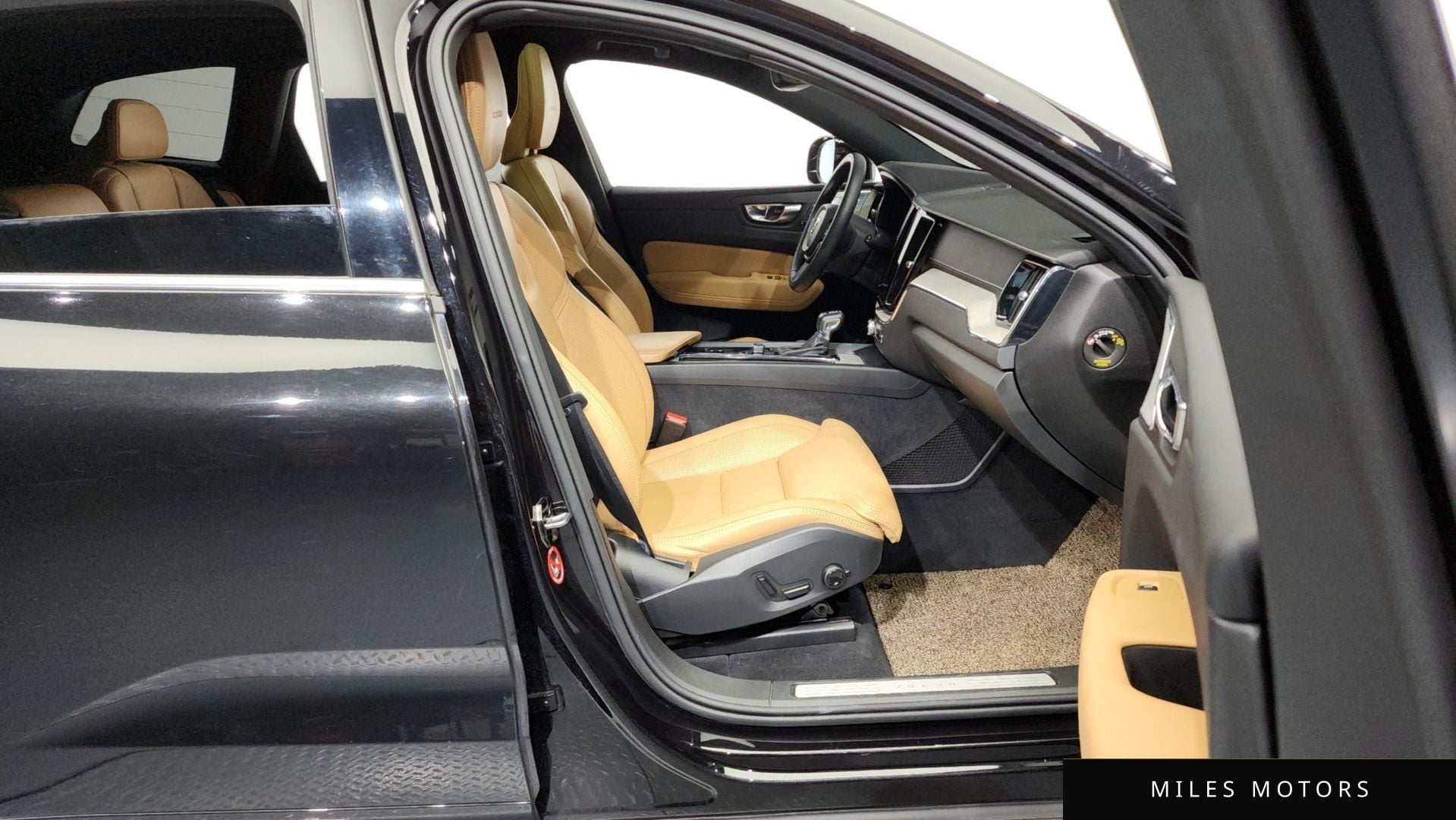 Volvo XC60 2020 — миниатюра 11
