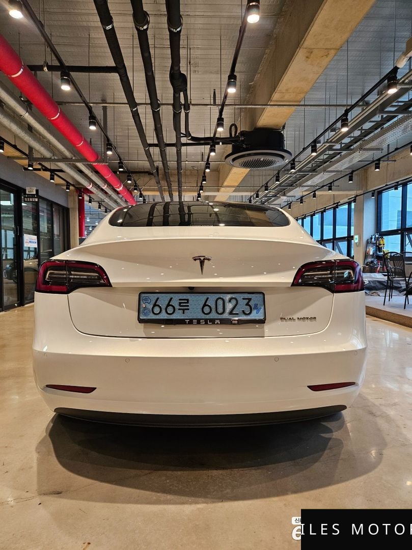 Tesla Model 3 2022 — миниатюра 4