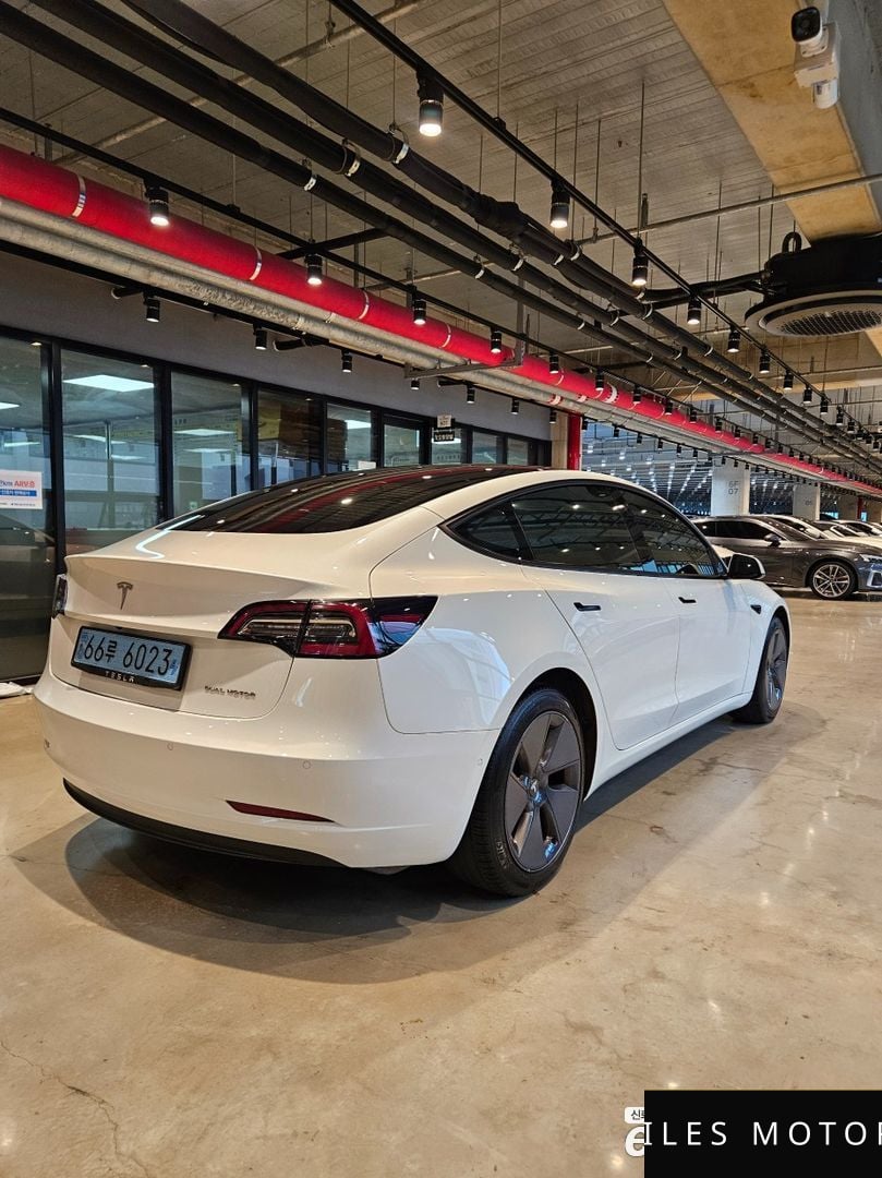 Tesla Model 3 2022 — миниатюра 5