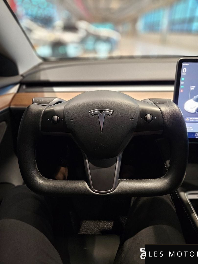 Tesla Model 3 2022 — миниатюра 12