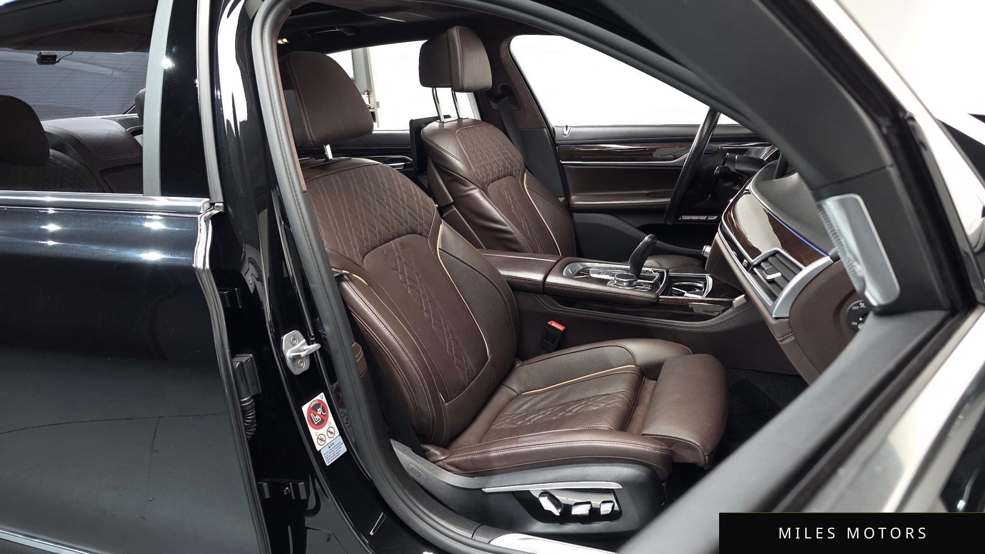 BMW 7 Series (G11) 2016 — миниатюра 9