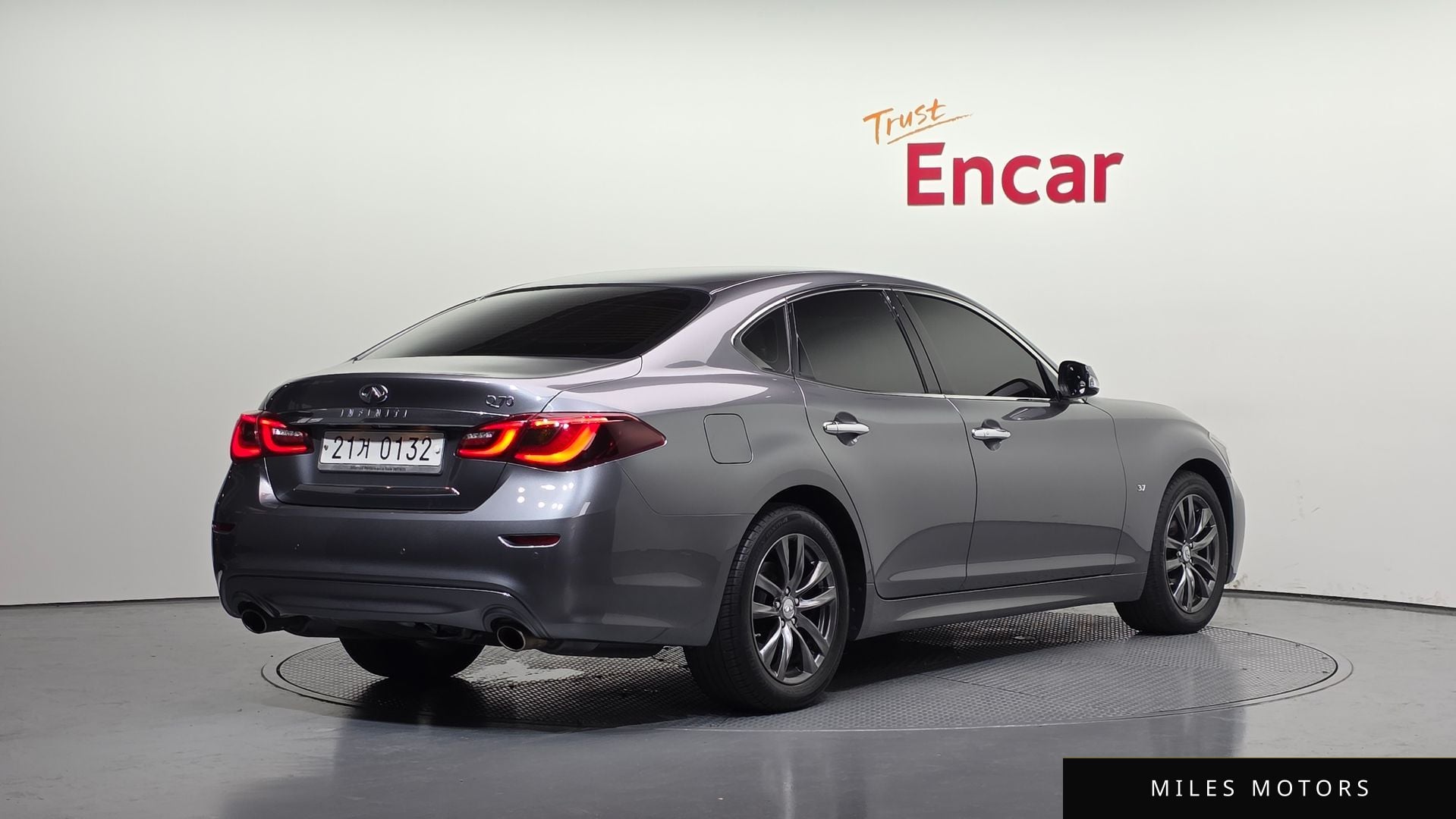 Infiniti Q70 2016 — миниатюра 2