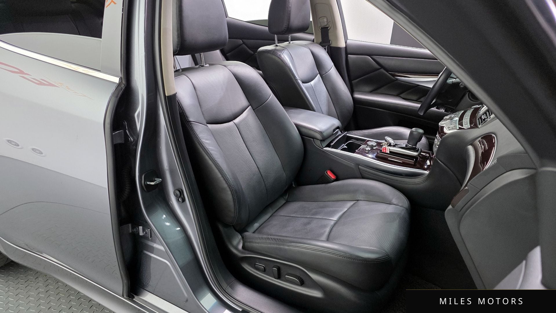 Infiniti Q70 2016 — миниатюра 12