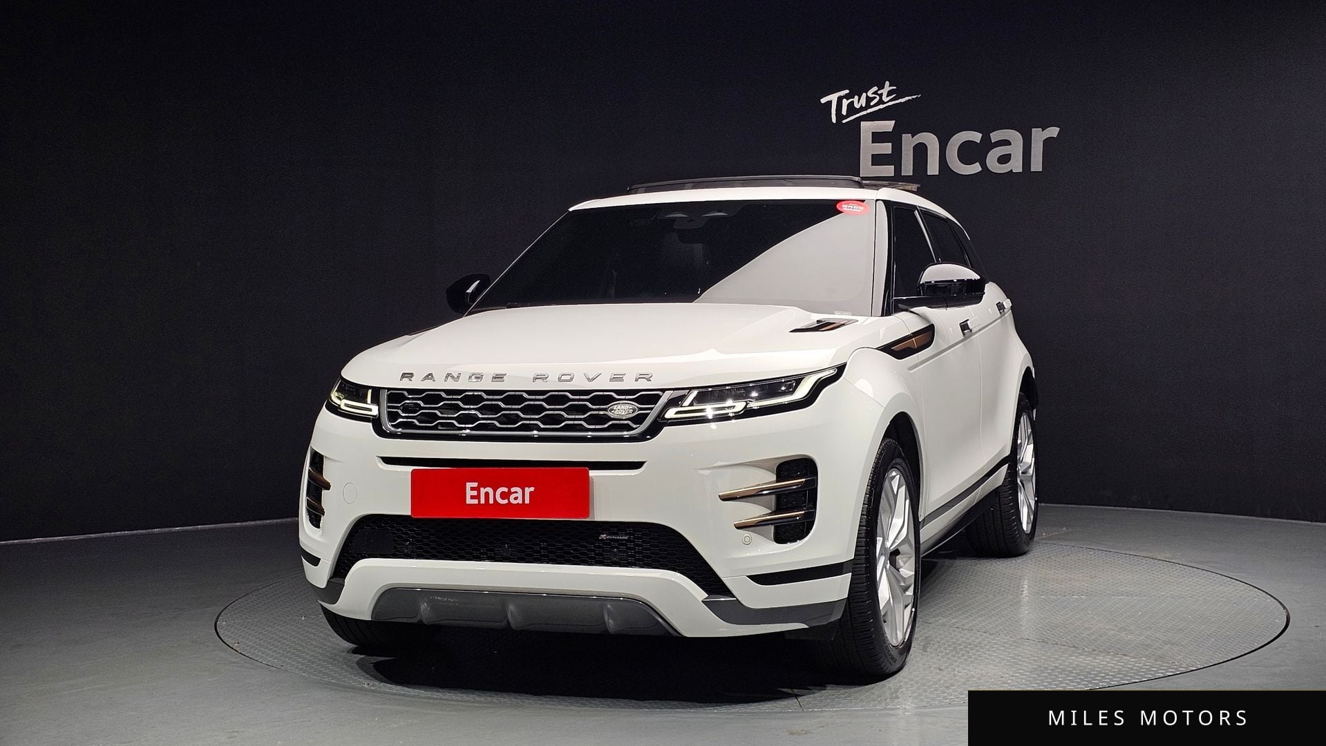 Land Rover Range Rover Evoque 2023 — миниатюра 3