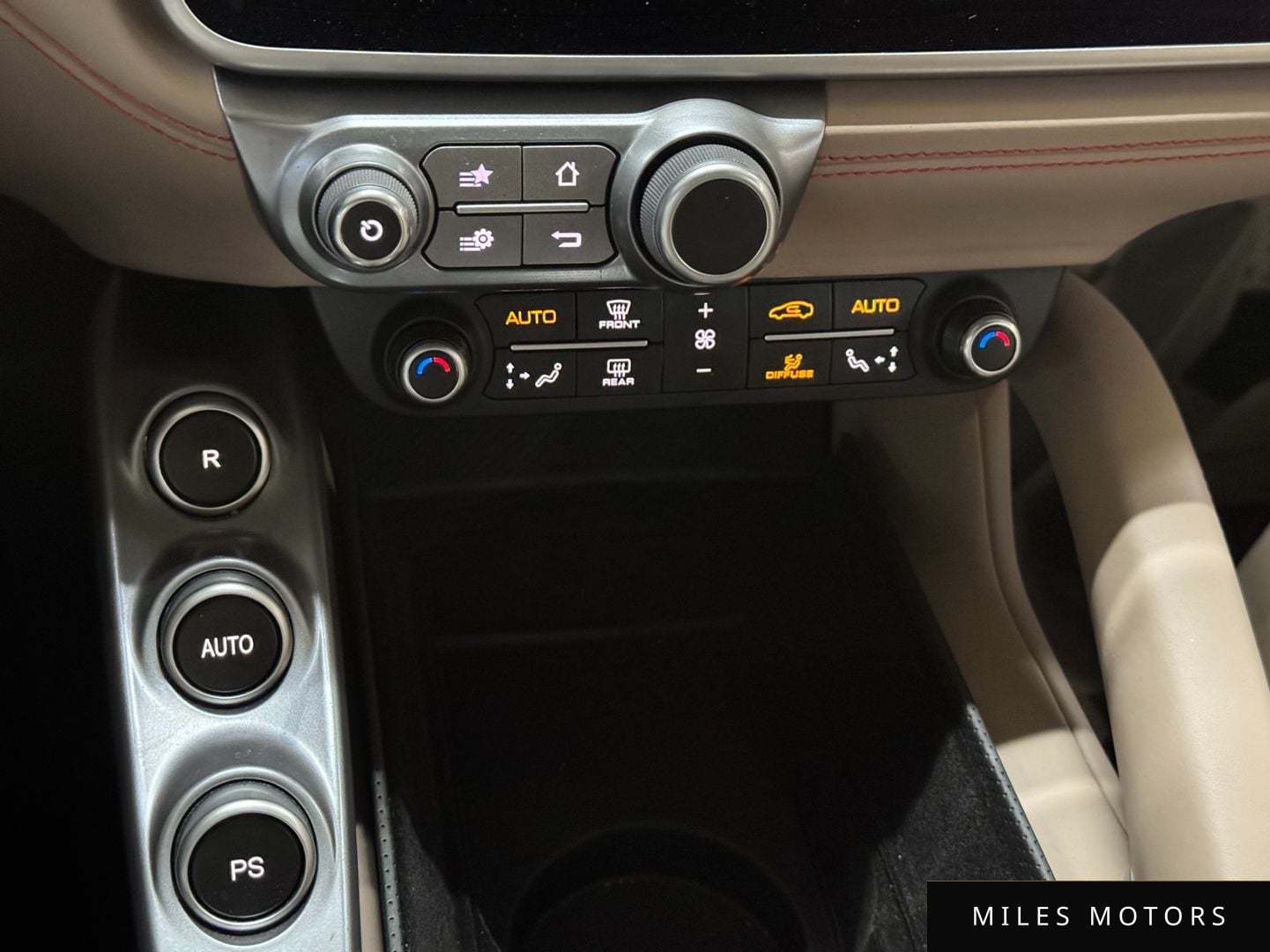 Ferrari GTC4 루쏘 2018 — миниатюра 17