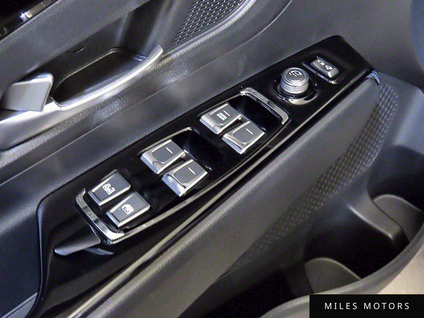 KG Mobility Beautiful Korando 2024 — миниатюра 16