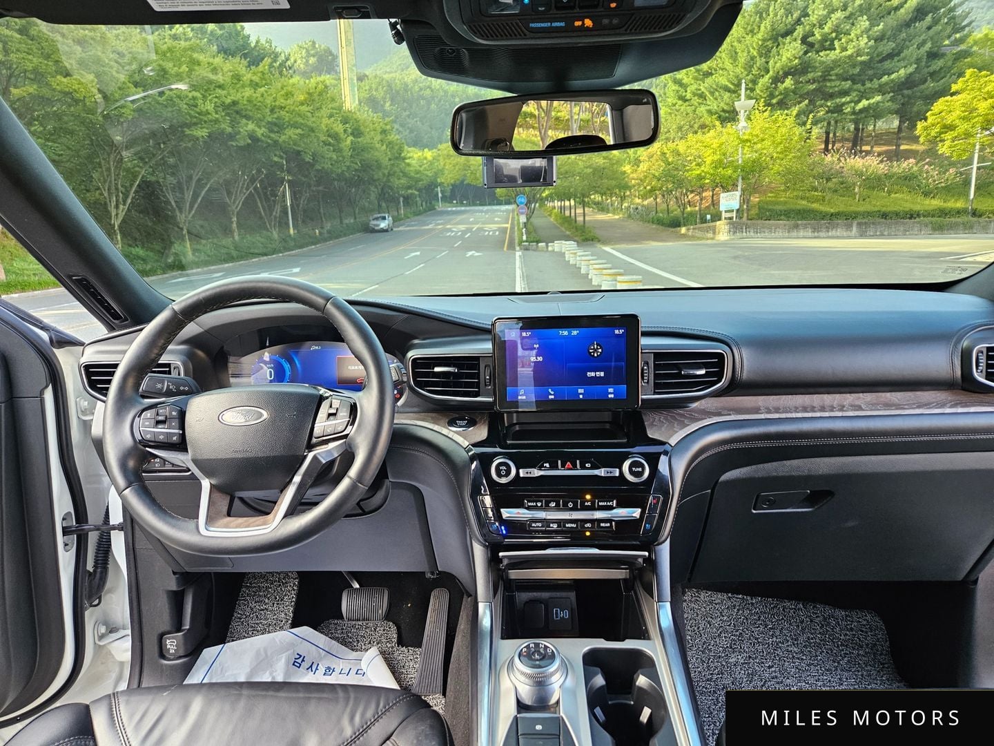 Ford Explorer 2023 — миниатюра 10