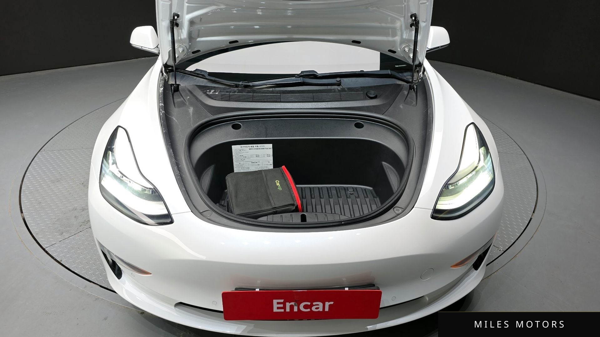 Tesla Model 3 2020 — миниатюра 6