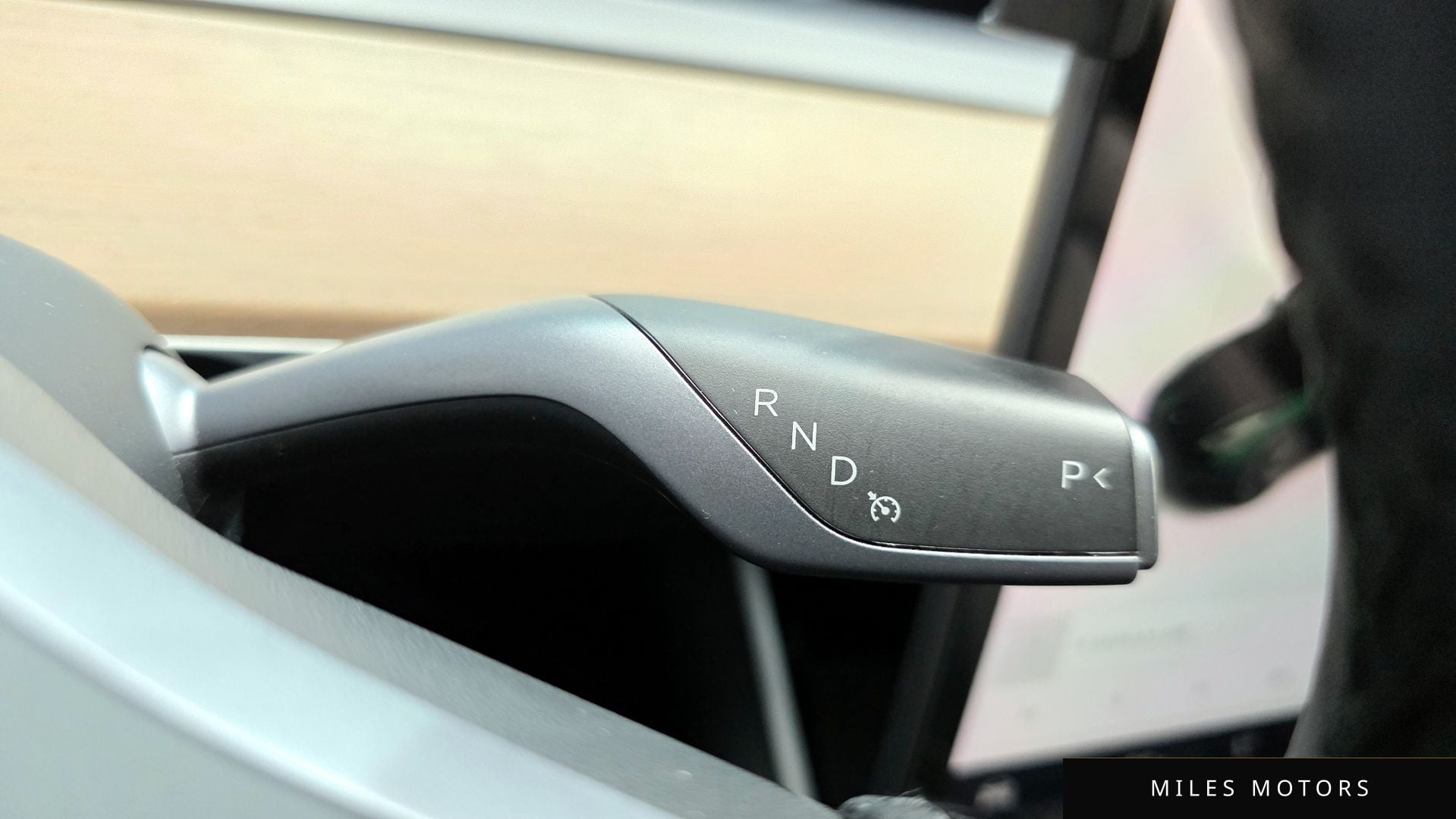 Tesla Model 3 2020 — миниатюра 9