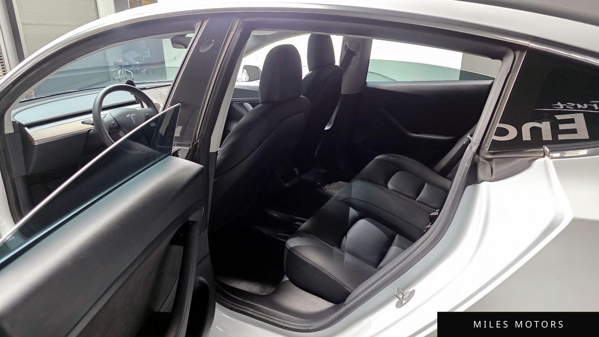 Tesla Model 3 2020 — миниатюра 11