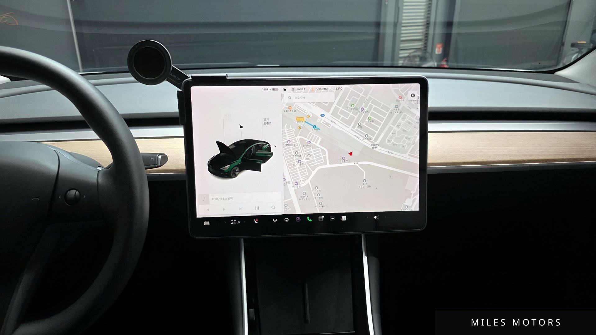 Tesla Model 3 2020 — миниатюра 18