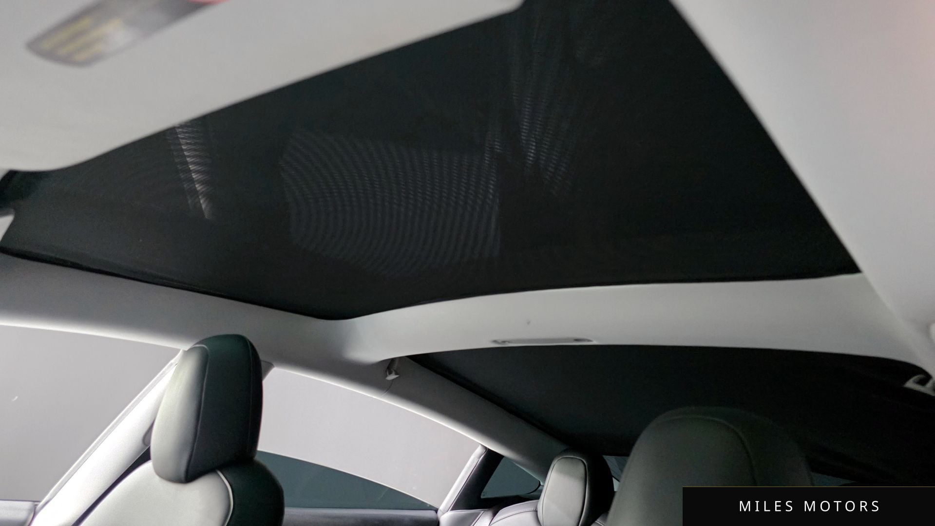 Tesla Model 3 2020 — миниатюра 20