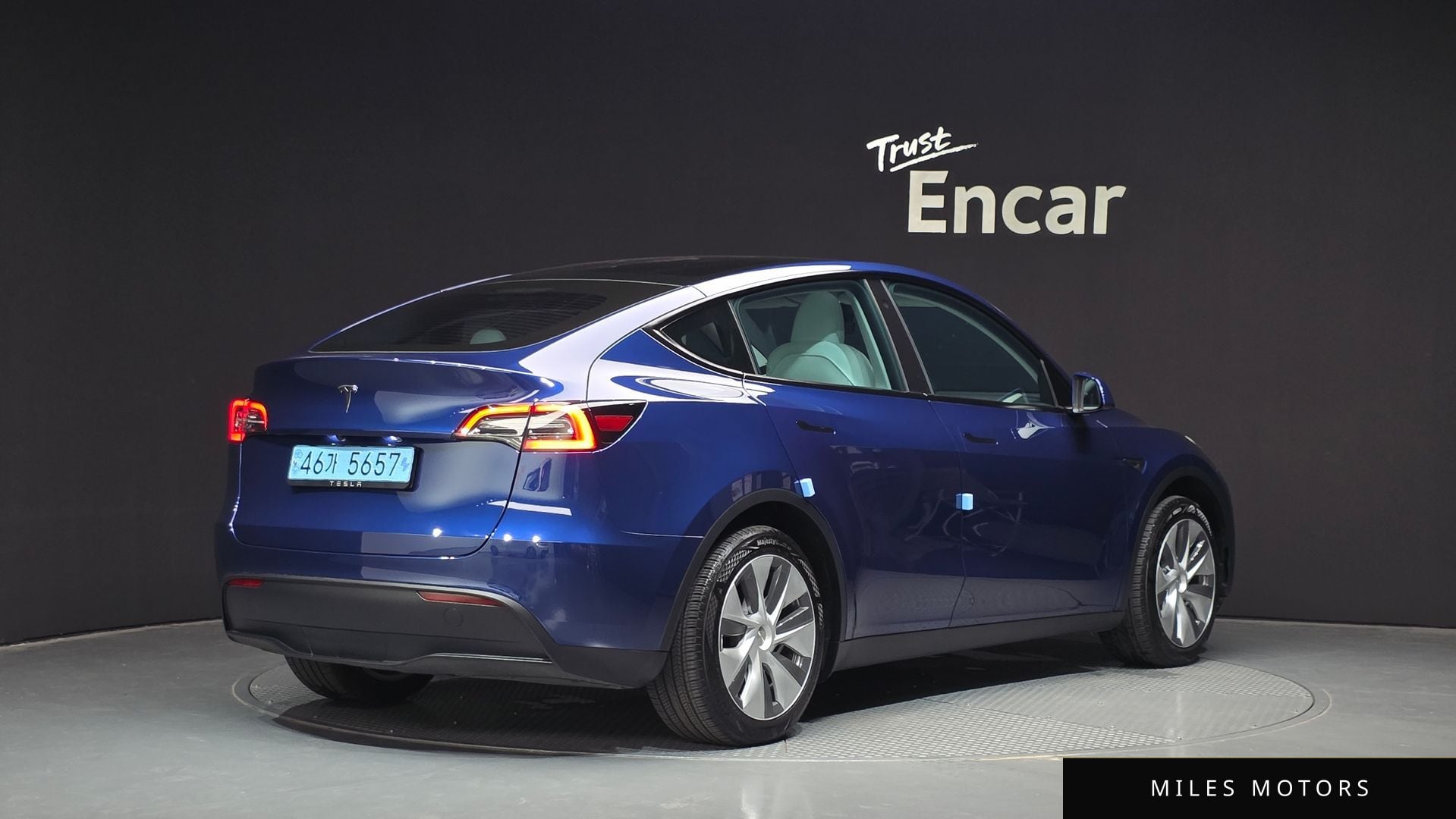 Tesla Model Y 2024 — миниатюра 2