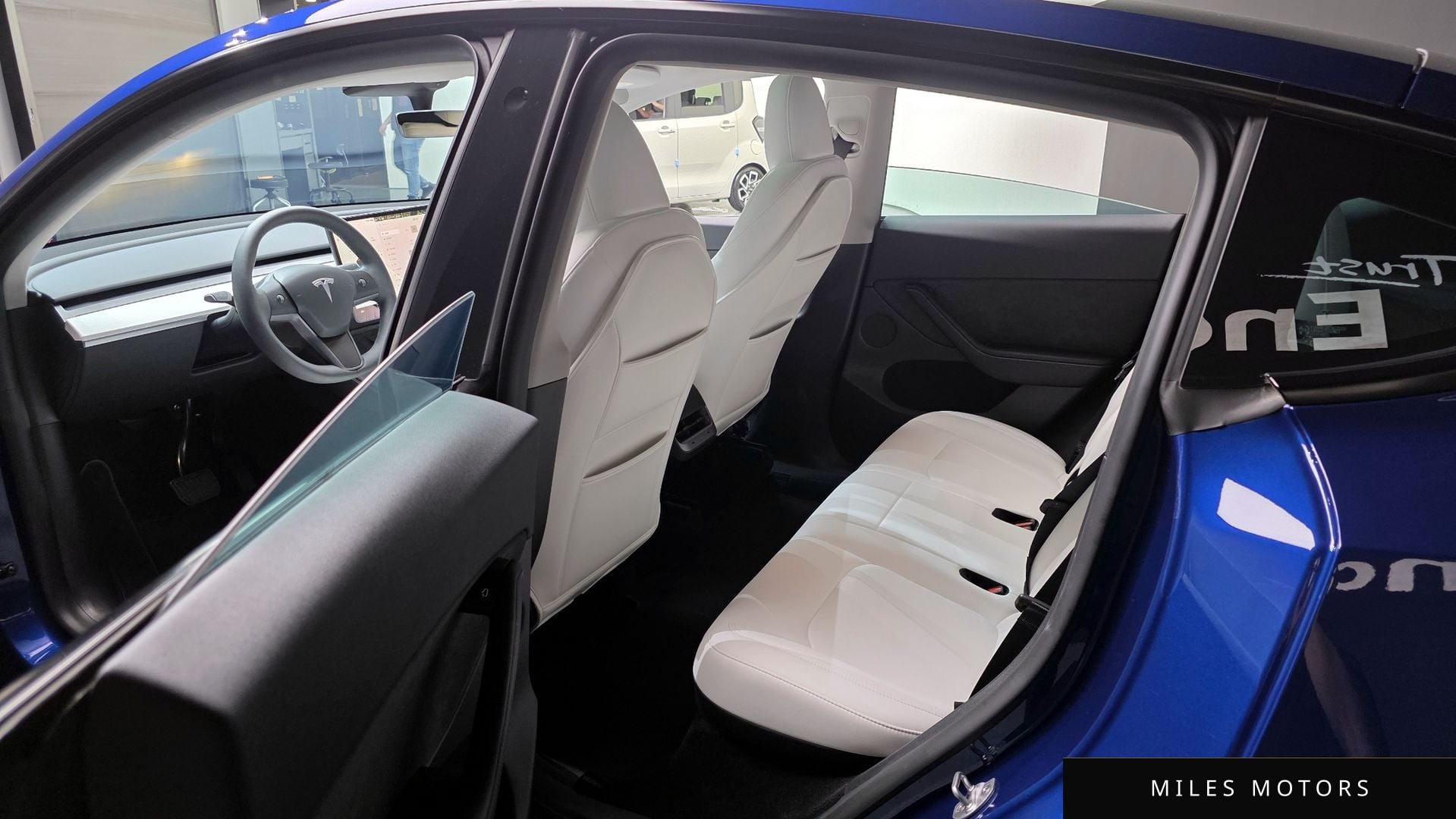 Tesla Model Y 2024 — миниатюра 11