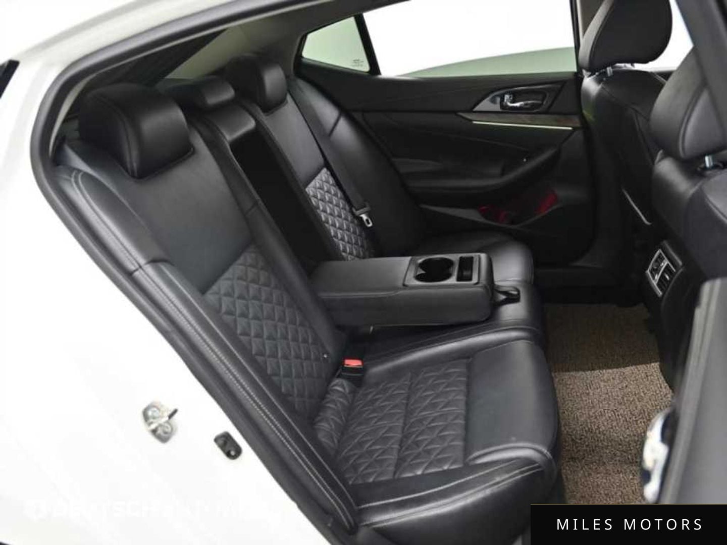 Nissan Maxima 2016 — миниатюра 12