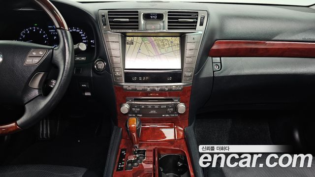 Лексус LS460L 2010 — миниатюра 16
