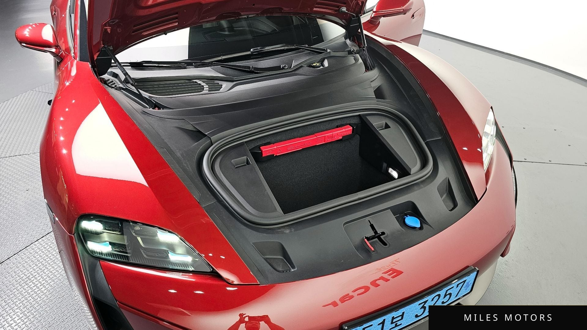 Porsche Taycan 2025 — миниатюра 6