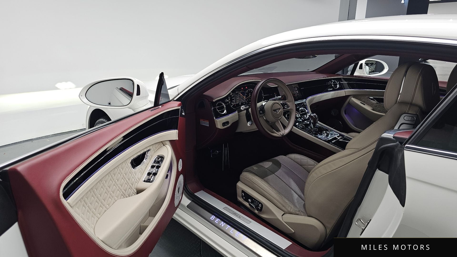 Bentley 컨티넨탈 GT 2023 — миниатюра 11