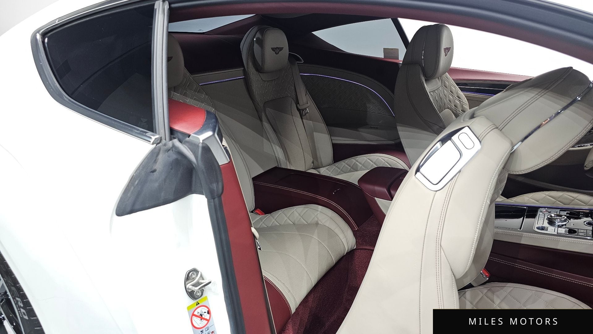 Bentley 컨티넨탈 GT 2023 — миниатюра 12